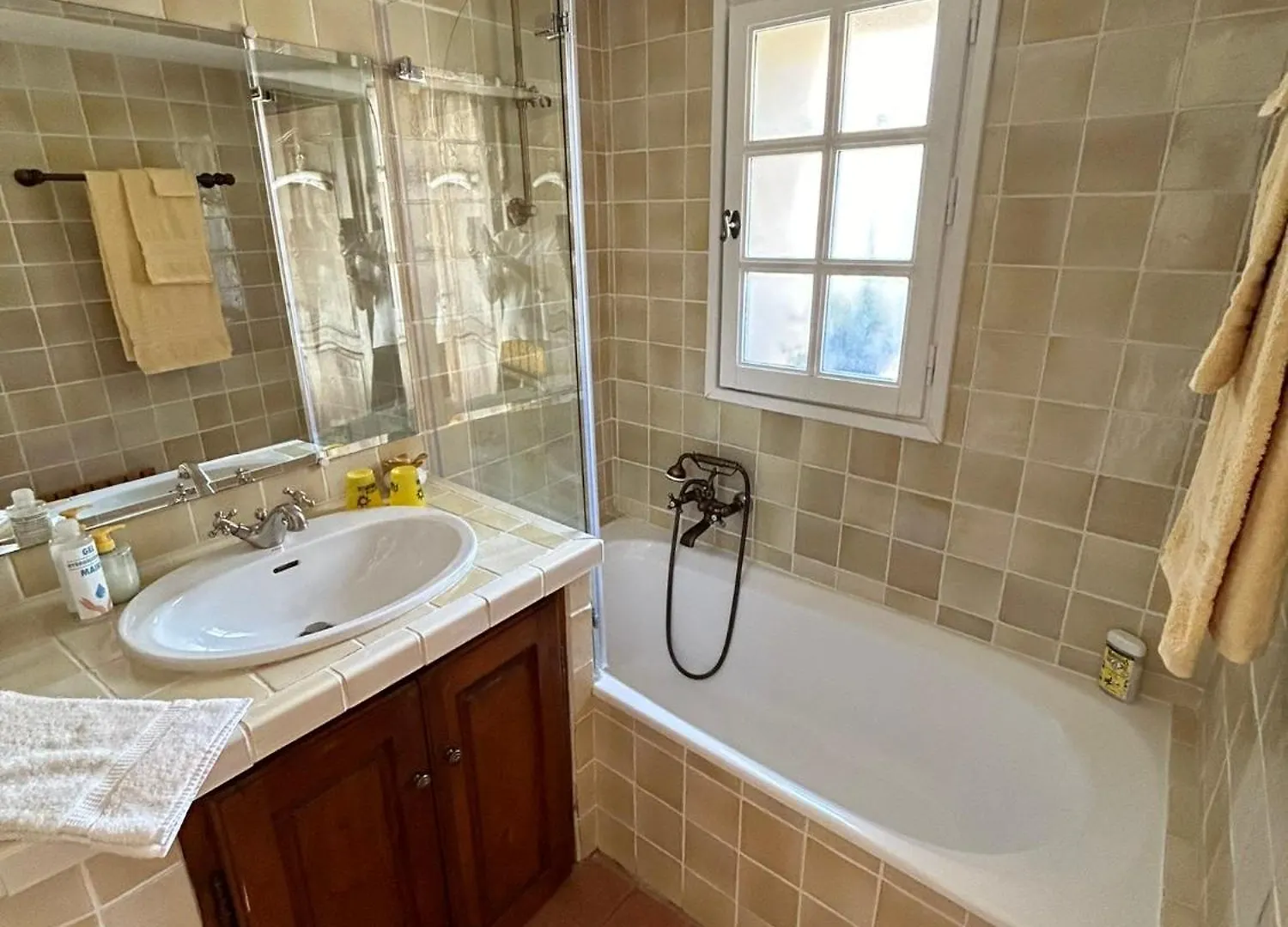 Guest house Aux Deux Fontaines - Au Coeur De La Provence Hotel Vaugines