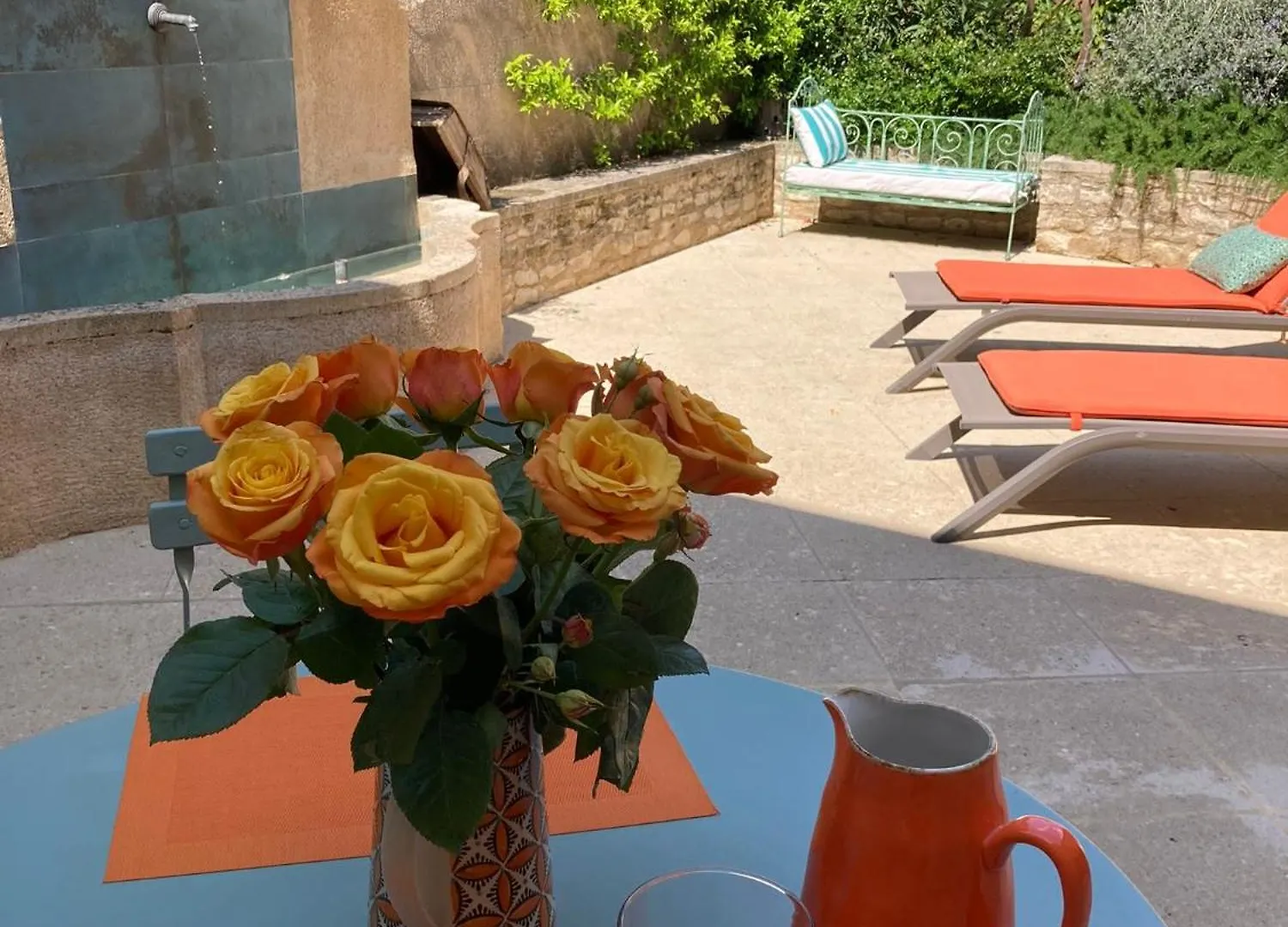 Aux Deux Fontaines - Au Coeur De La Provence Hotel Vaugines Guest house