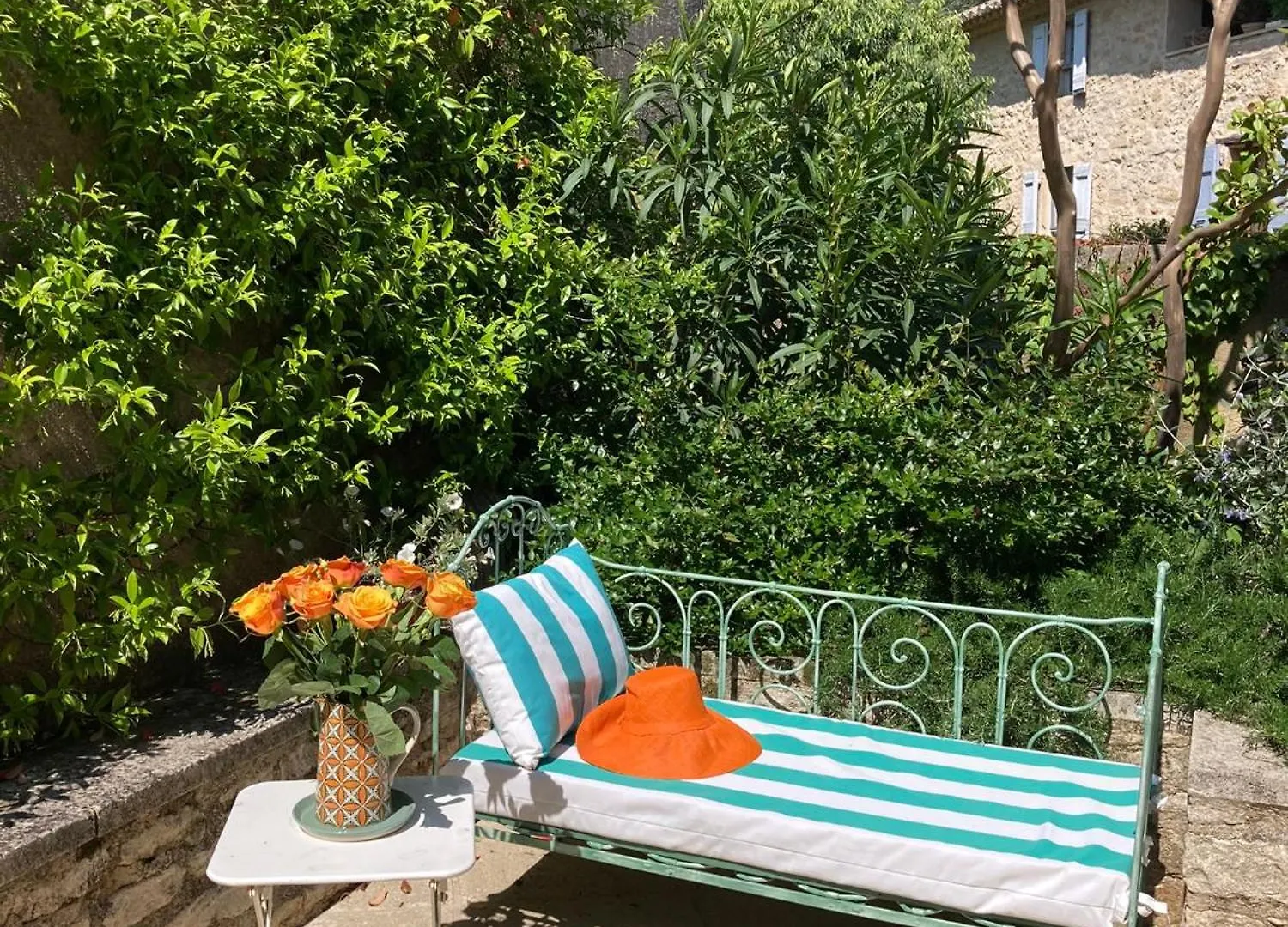 Aux Deux Fontaines - Au Coeur De La Provence Hotel Vaugines Guest house