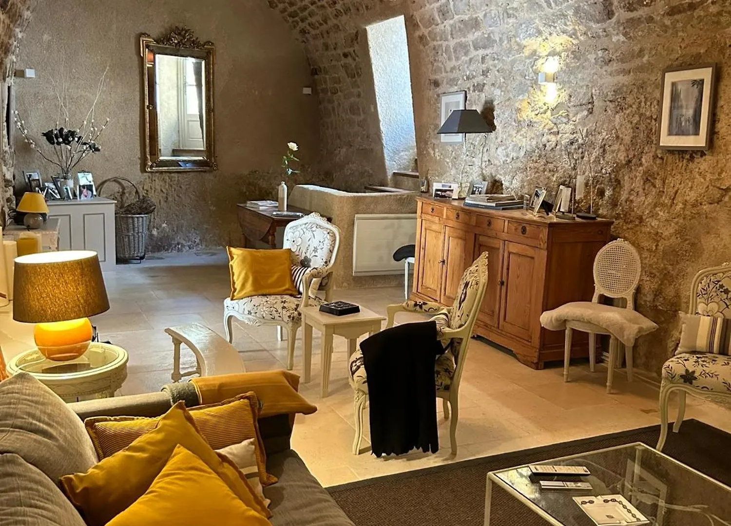 Aux Deux Fontaines - Au Coeur De La Provence Hotel Vaugines 0*,  France