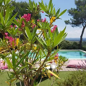 La Maison De Charlie Bed & Breakfast